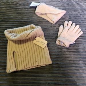 3 piece headband,glove, and collar set in winter white.